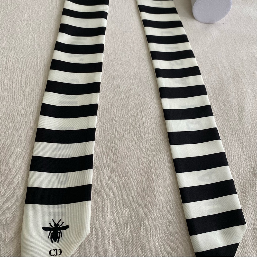 Christian Dior J'adore Striped Mitzah Scarf - Picture 4 of 17